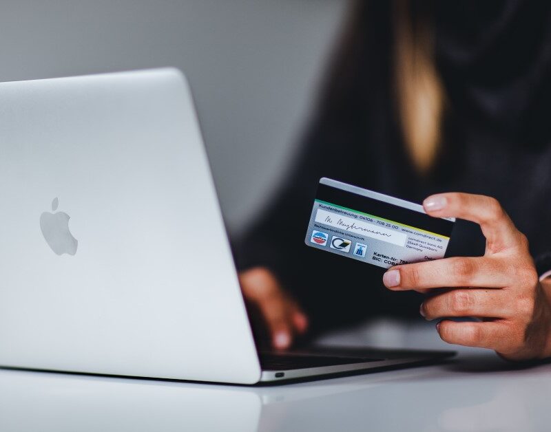 woman shopping through e-commerce