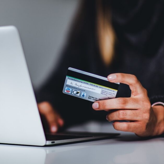 woman shopping through e-commerce